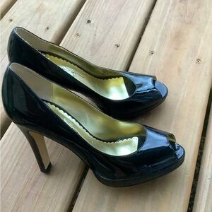 Elegant open toe pumps 🌹